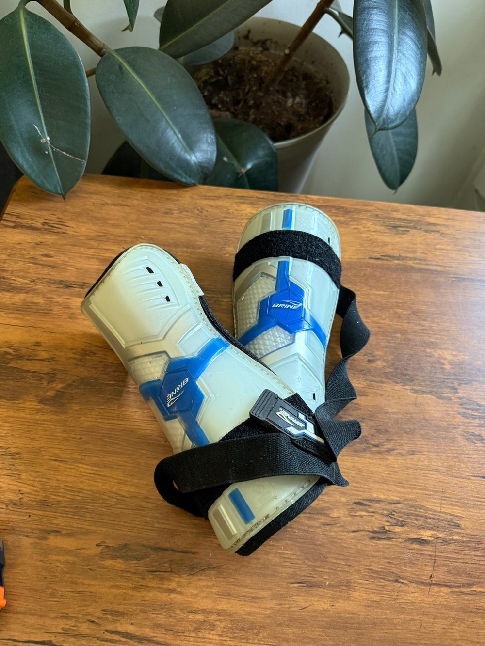 Blue & White Youth Soccer Shin Guards BRINE size large